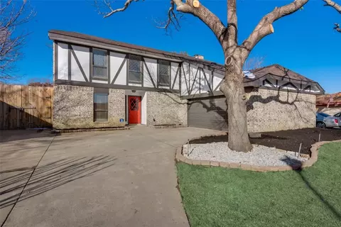 207 Lark Ln, Euless, TX 76039