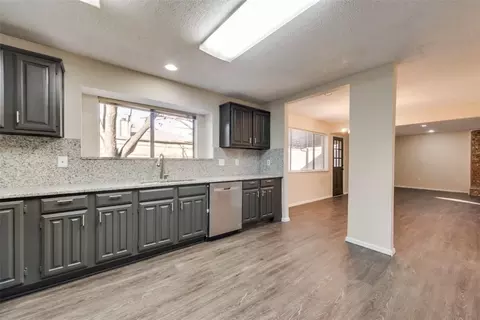 Kitchen - 207 Lark Ln, Euless, TX 76039 photo 3 of 3