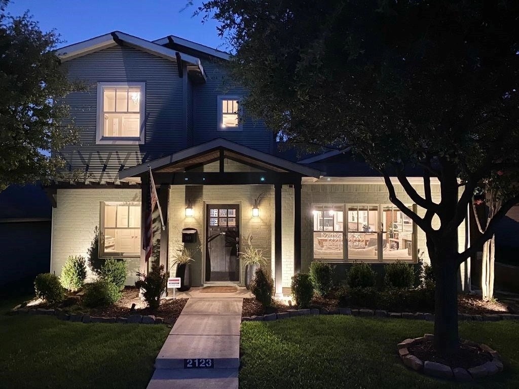 2123 Harrison Ave  
