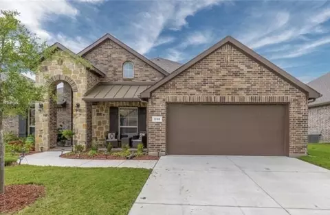 250 Ashlawn Dr, Midlothian, TX 76065