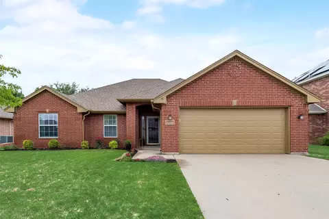 839 Jessica Dr, Burleson, TX 76028