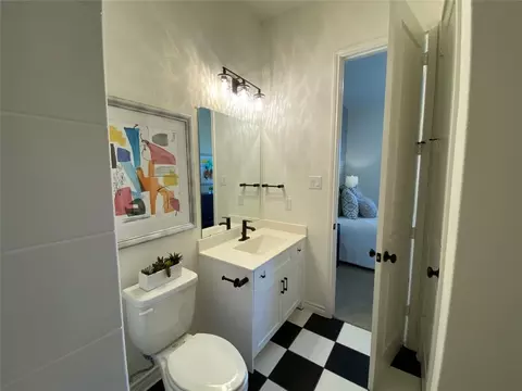 Bath - 2221 Pinner Ct, Celina, TX 75009 photo 7 of 11