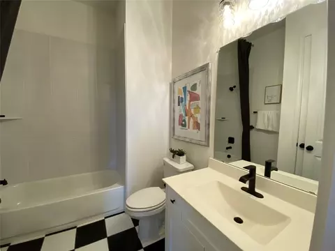 Bath - 2221 Pinner Ct, Celina, TX 75009 photo 6 of 11