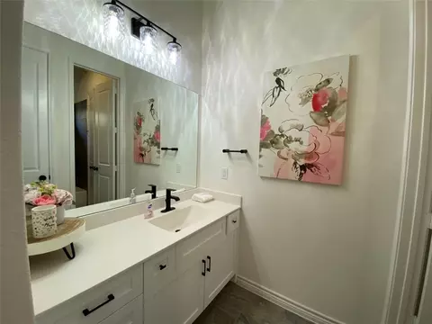 Bath - 2221 Pinner Ct, Celina, TX 75009 photo 8 of 11