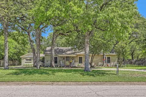3008 Fincher Rd, Haltom City, TX 76117
