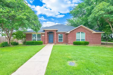 6460 Sun Crest Ct, Midlothian, TX 76065