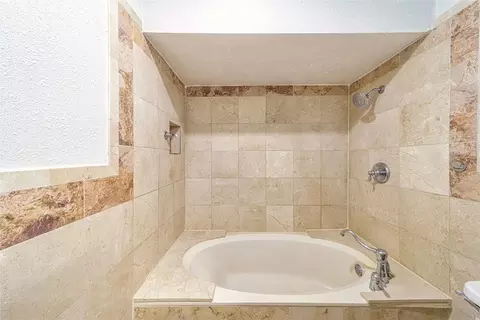Bath - 5902 Mark Ln, Rowlett, TX 75089 photo 3 of 5