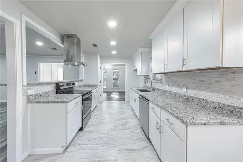 Kitchen - 5902 Mark Ln, Rowlett, TX 75089 photo 4 of 5