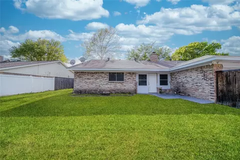 Exterior - 5902 Mark Ln, Rowlett, TX 75089 photo 4 of 5