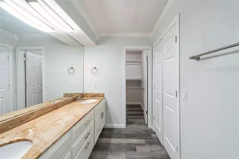 Bath - 5902 Mark Ln, Rowlett, TX 75089 photo 5 of 5