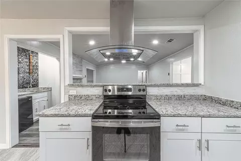 Kitchen - 5902 Mark Ln, Rowlett, TX 75089 photo 5 of 5