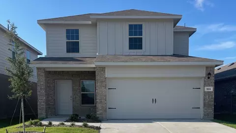 915 Country Rd, Royse City, TX 75189
