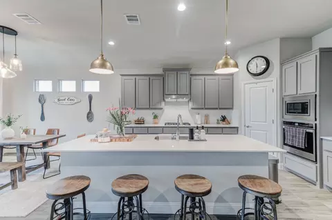 901 Hondo Ln, Mansfield, TX 76063