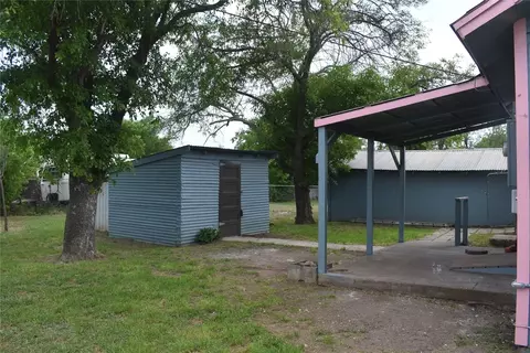 1701 Ruby, Brady, TX 76825 photo 6