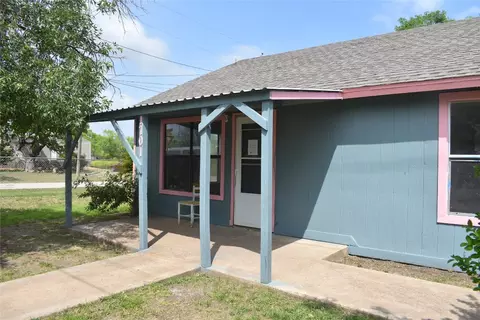 1701 Ruby, Brady, TX 76825 photo 2