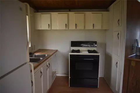 1703 Ruby, Brady, TX 76825 photo 8