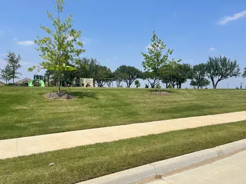 Exterior - 100 Roundstone Rd, Fort Worth, TX 76052 photo 4 of 4
