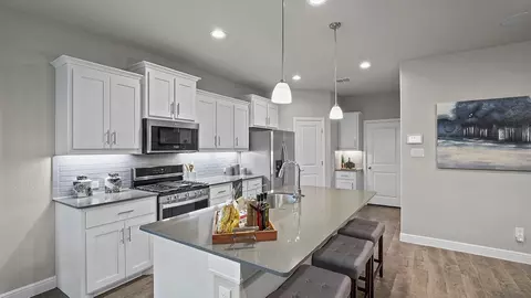 Kitchen - 100 Roundstone Rd, Fort Worth, TX 76052 photo 5 of 6