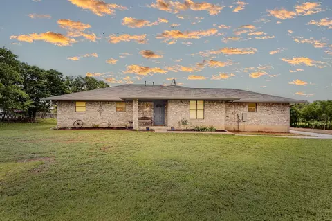 1304 Carr St, Hillsboro, TX 76645
