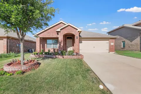 8808 Poynter St, Fort Worth, TX 76123