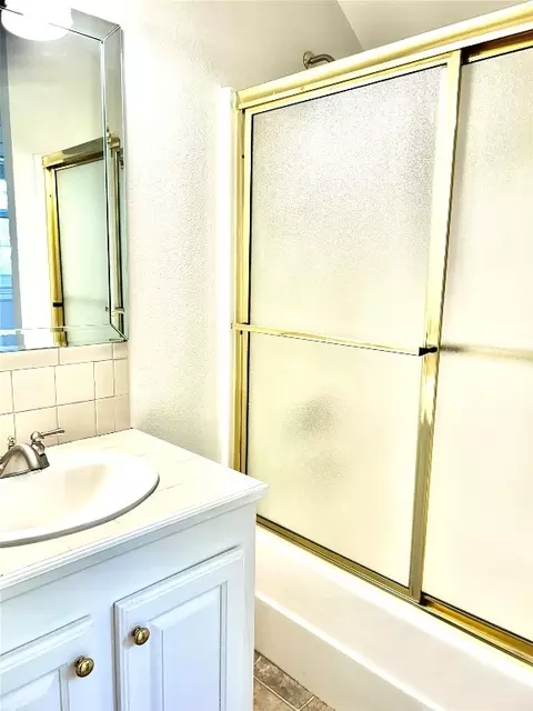 Bath - 360 Chris Dr, Minden, LA 71055 photo 4 of 4