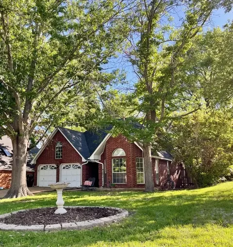 4 Round Rock Ct, Trophy Club, TX 76262