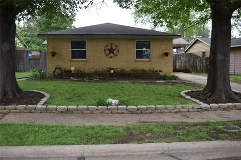 329 Lakeside Dr, Irving, TX 75062