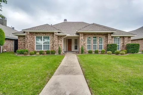 9012 Silverdollar Trl, Irving, TX 75063