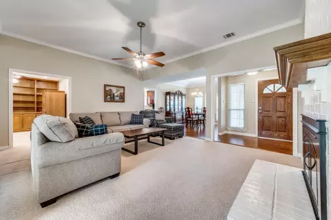 Living - 9012 Silverdollar Trl, Irving, TX 75063 photo 3 of 4