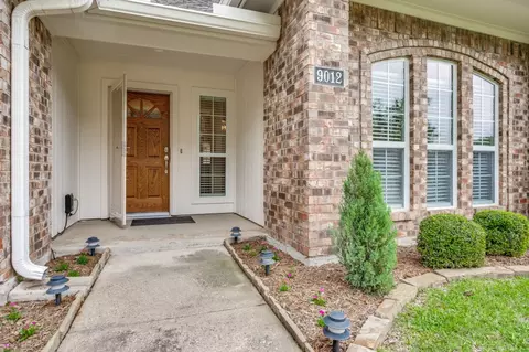 Exterior - 9012 Silverdollar Trl, Irving, TX 75063 photo 3 of 5
