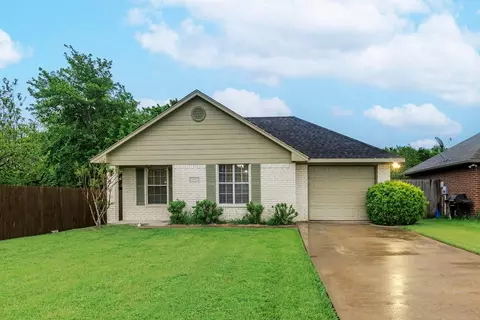97 Peters St, Waxahachie, TX 75165