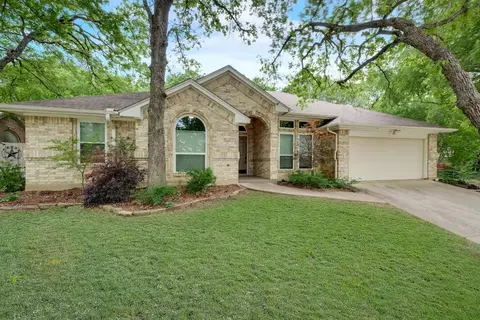 429 Twin Creek Dr, Hurst, TX 76053