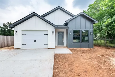 5714 Lake Granbury Trl, Granbury, TX 76048