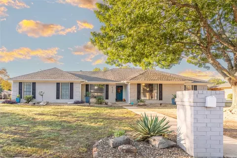 4130 Morningside Dr, Paris, TX 75460