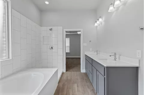 Bath - 3033 Hampton Path, Argyle, TX 76226 photo 2 of 5