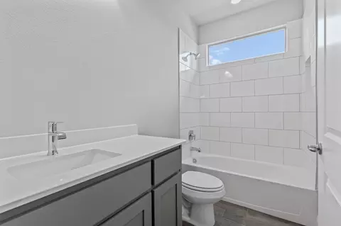 Bath - 3033 Hampton Path, Argyle, TX 76226 photo 4 of 5