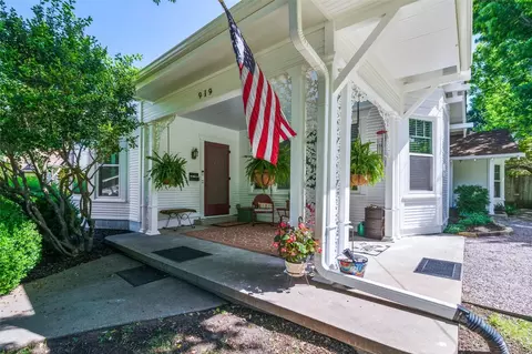 919 W Congress St, Denton, TX 76201