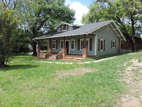 379 W Long St, Stephenville, TX 76401
