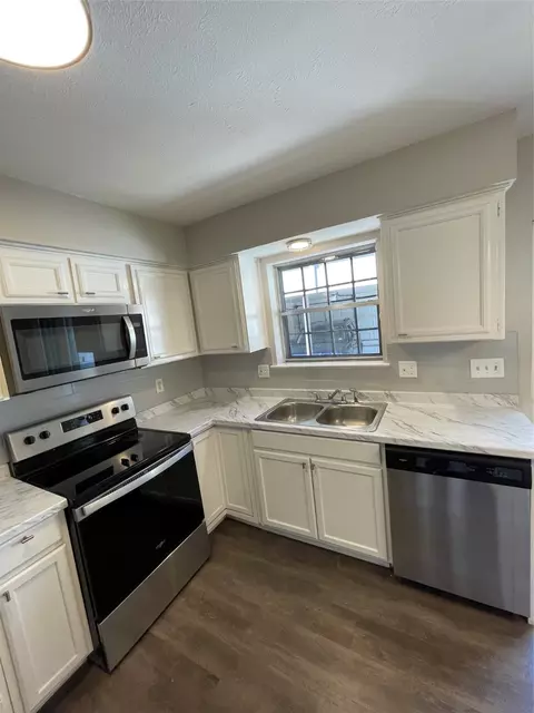 9656 Bryson Dr #9656, Dallas, TX 75238