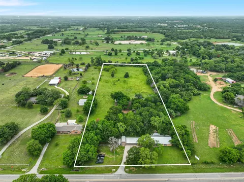 2401 Conveyor Dr, Burleson, TX 76028