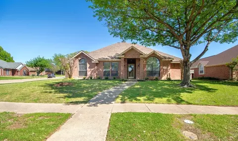 5806 Antioch Dr, Rowlett, TX 75089