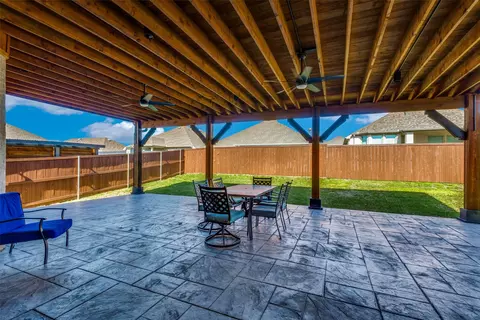 3916 Big Prairie Dr, Aubrey, TX 76227