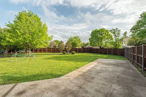 Exterior - 418 Maple Sugar Dr, Murphy, TX 75094 photo 5 of 13