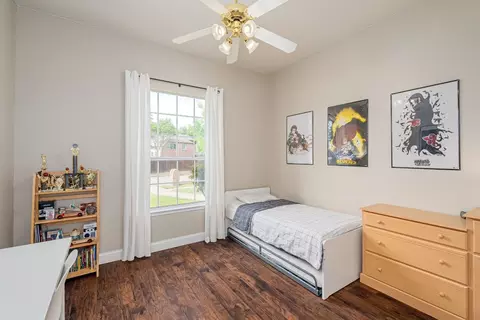 Bedroom - 418 Maple Sugar Dr, Murphy, TX 75094 photo 5 of 8