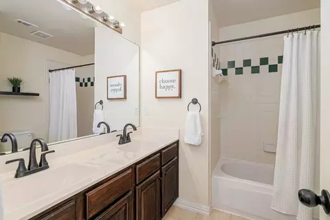 Bath - 418 Maple Sugar Dr, Murphy, TX 75094 photo 3 of 3
