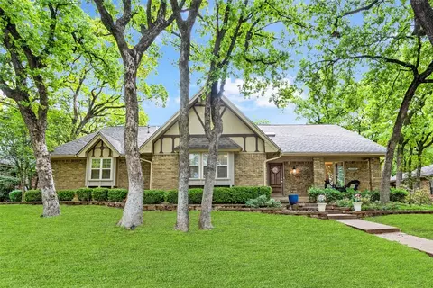 1407 Riverview Dr, Arlington, TX 76012