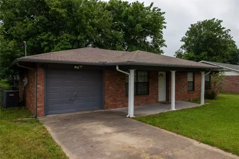 201 Melody Cir, Kaufman, TX 75142