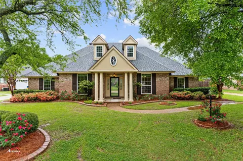 1955 Bayou Bend Dr, Bossier City, LA 71111