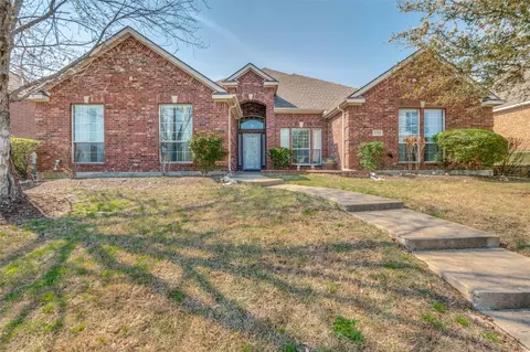 1704 White Falls Dr, Desoto, TX 75115