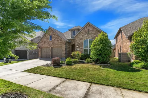 824 Field Xing, Aubrey, TX 76227